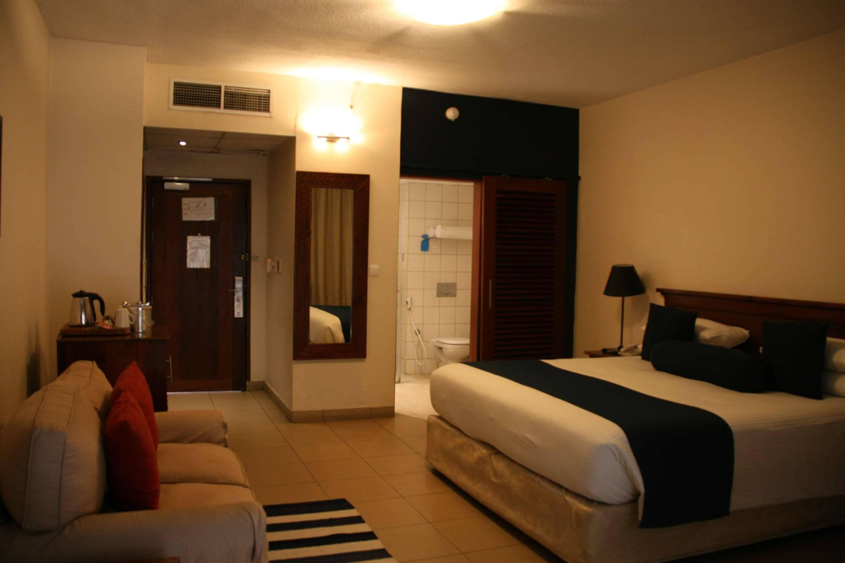 Coral Beach Hotel Dar Es Salaam Buitenkant foto