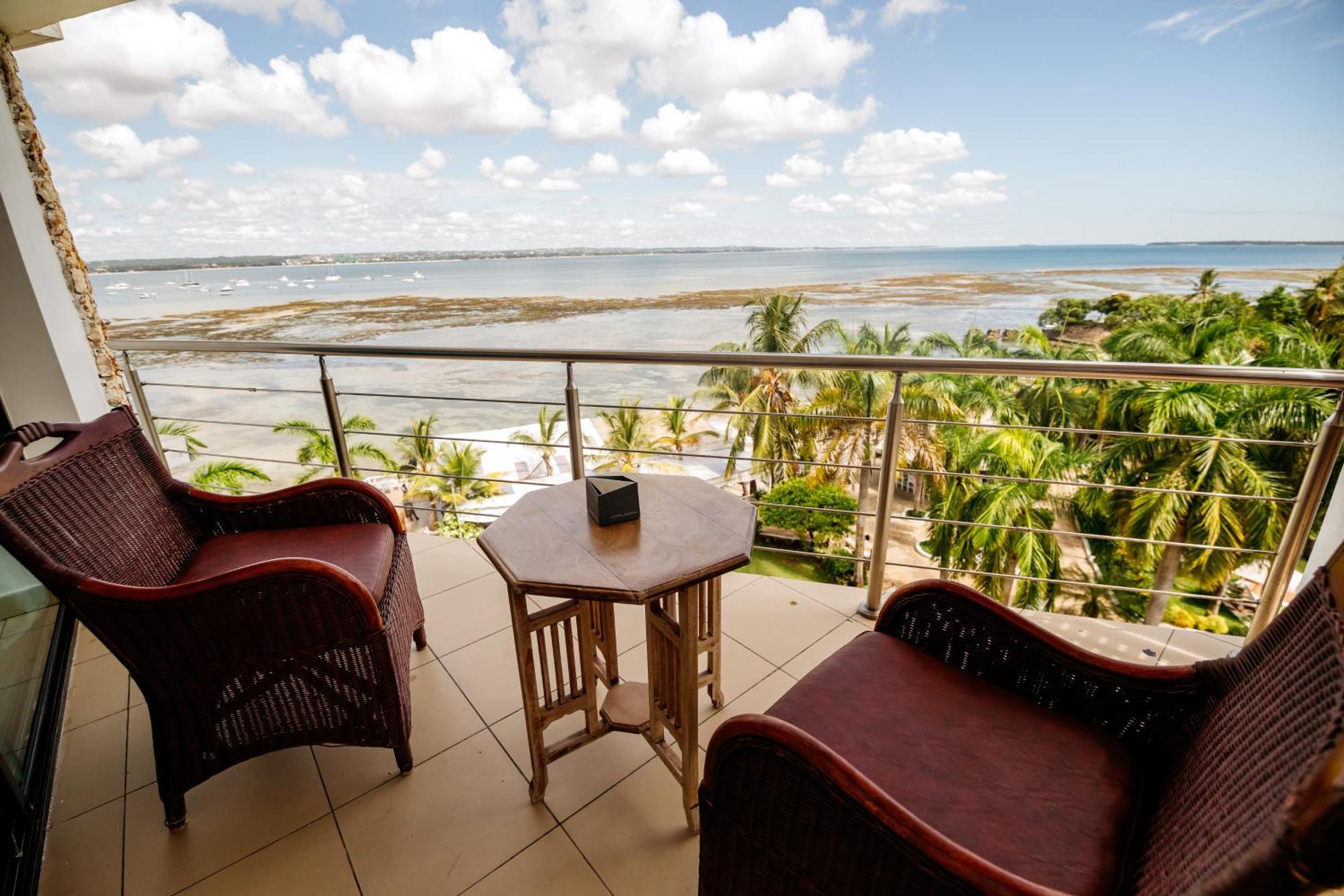 Coral Beach Hotel Dar Es Salaam Buitenkant foto