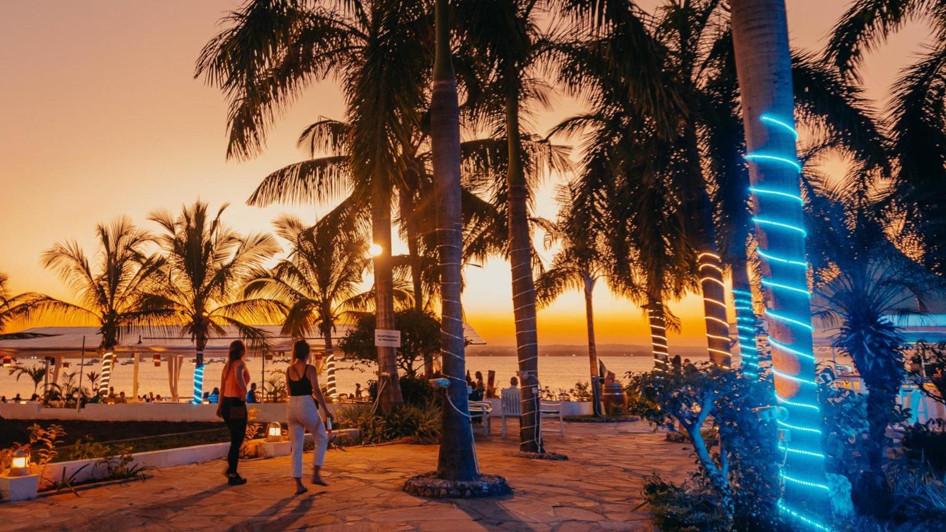 Coral Beach Hotel Dar Es Salaam Buitenkant foto